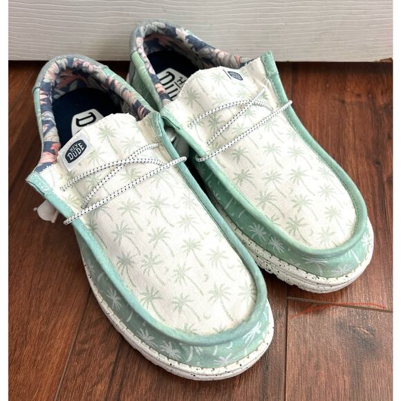 HEYDUDE Other - HEYDUDE Men's Wally Tropical Palm Trees Easy-On Lightweight Casual Shoes Sz 12